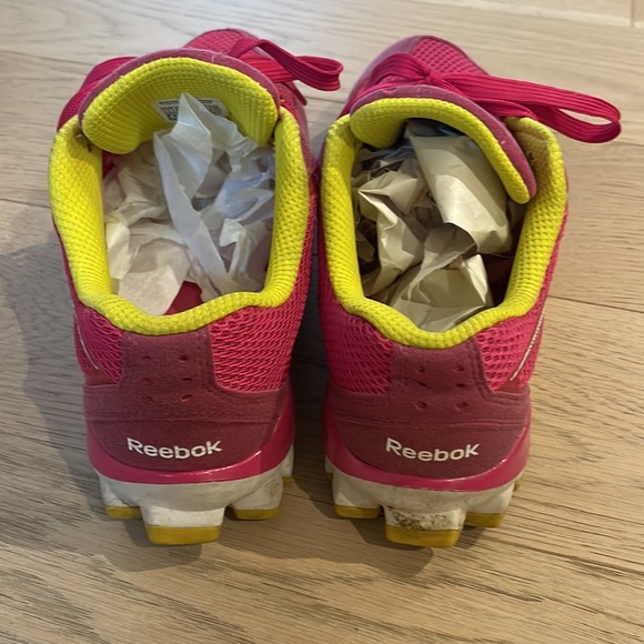 Reebok Pink and yellow running shoe - Picture 2 of 7